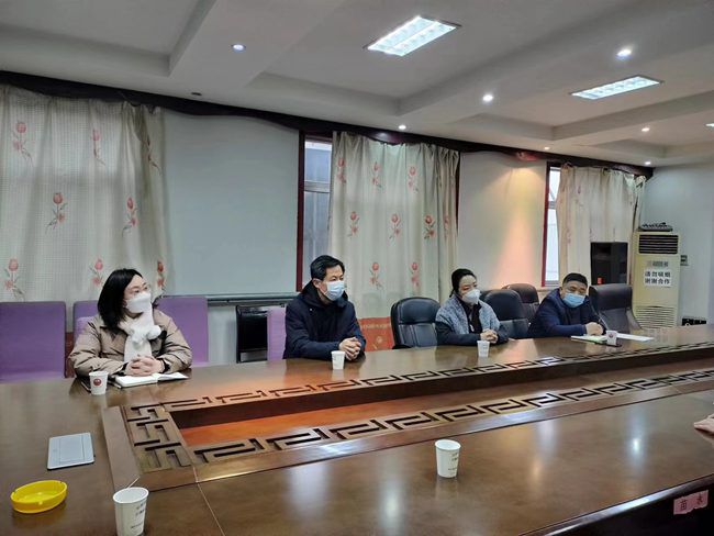 武陟縣人民政府副縣長(cháng)蘇瑞君、縣農業(yè)局局長(cháng)宋治環(huán)一行蒞臨我公司調研